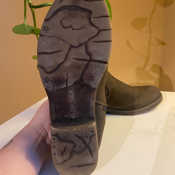 Beautiful ankle booties - Picture 7 of 7